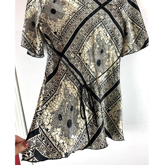 Silk Empire Top - Picture 3 of 9